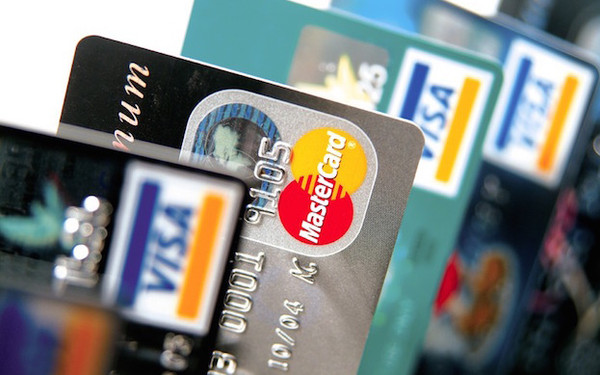 近日，多家银行加强信用卡风险管控